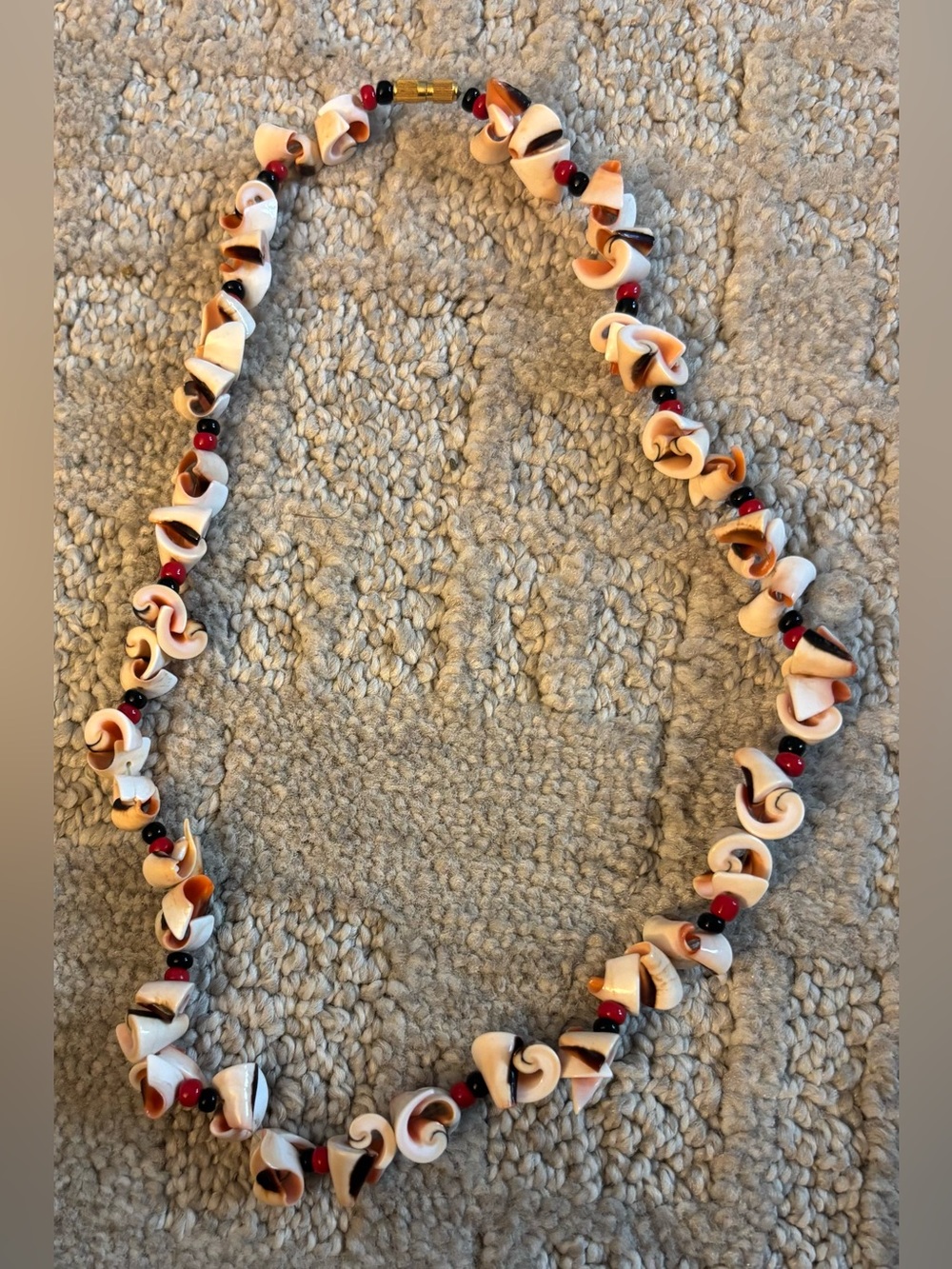 Vintage 18 Inch Center Cut Conch Shell Necklace